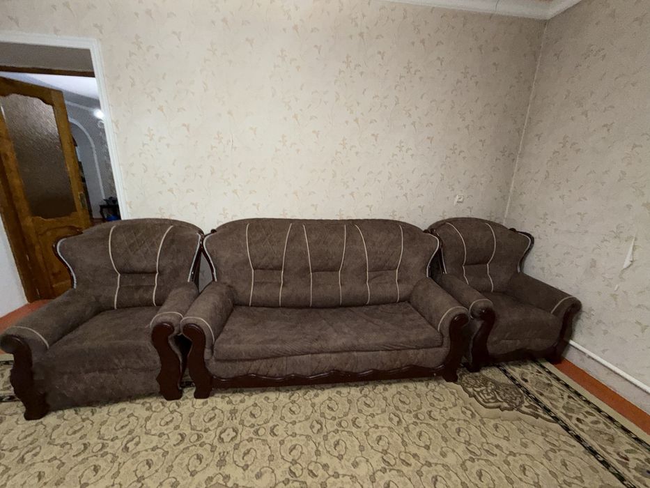 Диван + 2 кресло (3+1+1) жақсы жағдайда
