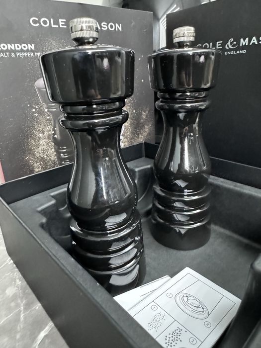 Комплект мелнички за сол и пипер Cole&Mason