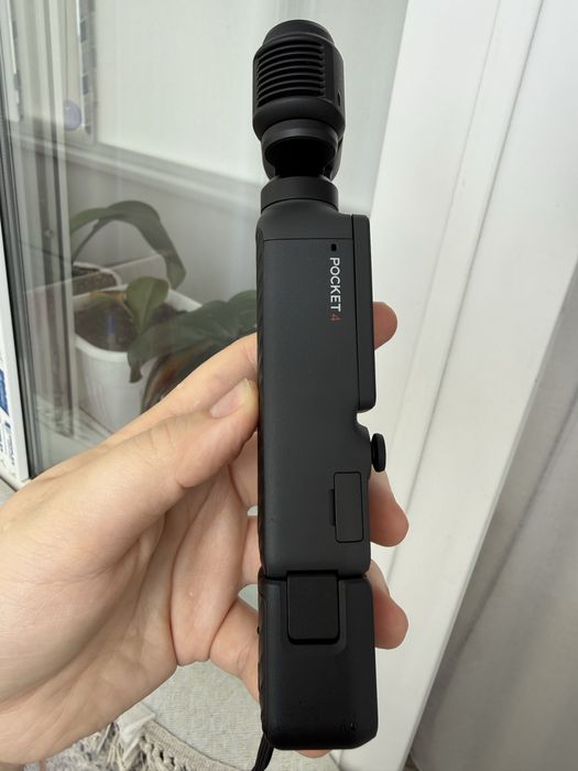 DJI Osmo Pocket 4