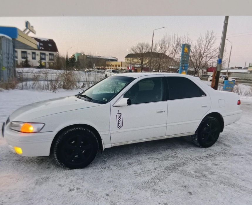 Тойота Камри продам