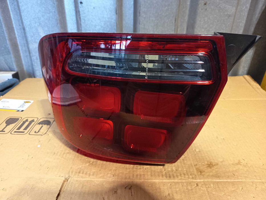 stop dreapta dacia  , sandero