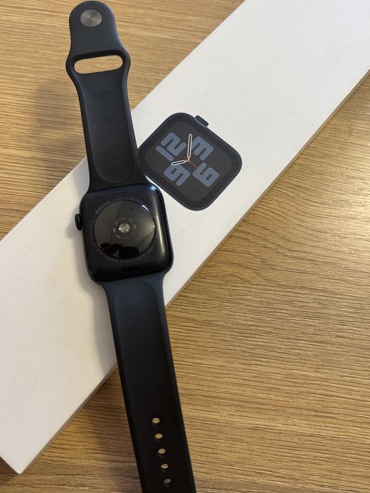 Продам apple watch SE 2 Gen 44 mm