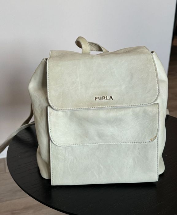 Раница Guess различни видове