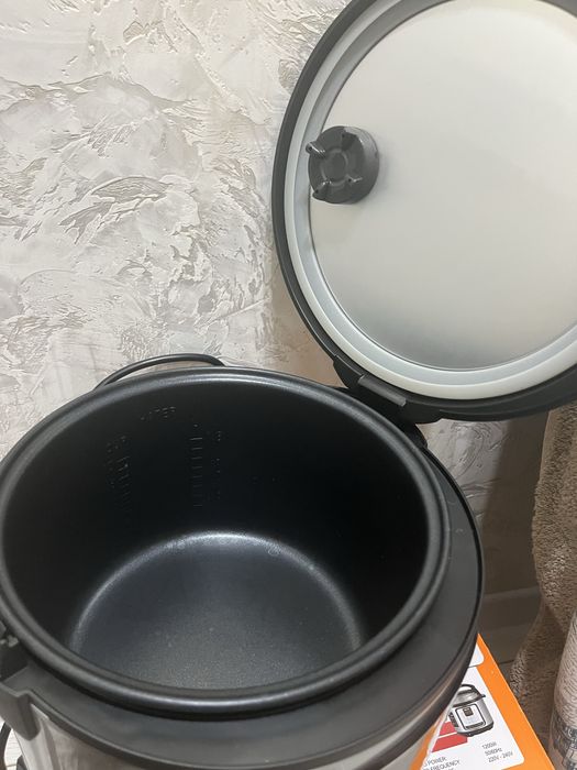 Мультиварка Midea MW-3808ST