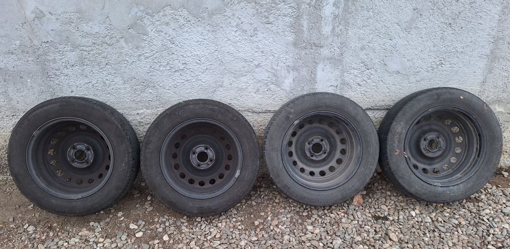 Roti vara 185 65 R15 Clio Logan Roti Ibiza Polo Fabia 165 70 r14 iarna