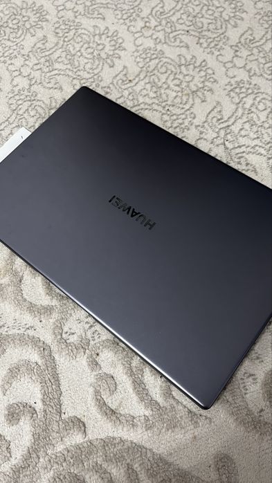 Ноутбук (huawei matebook d15)