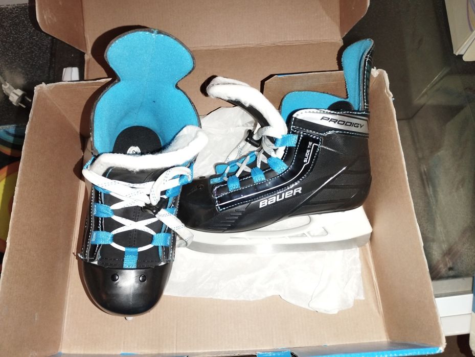 Коньки хоккейные