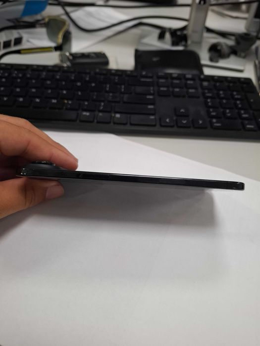 apple iphone 17 air 256gb 100% batt. 36 цикъла
