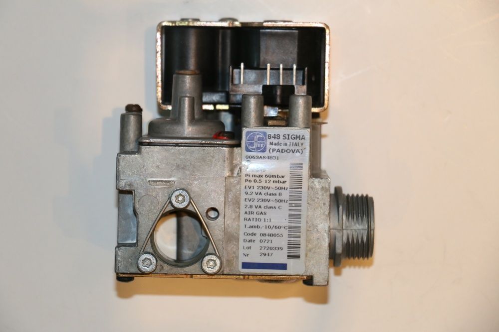 Vana de gaz Sigma 848 centrala in condensarea Ariston Clas sau Genus