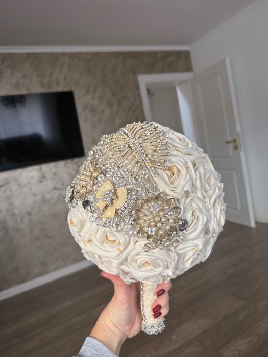 Vând buchet de mireasă