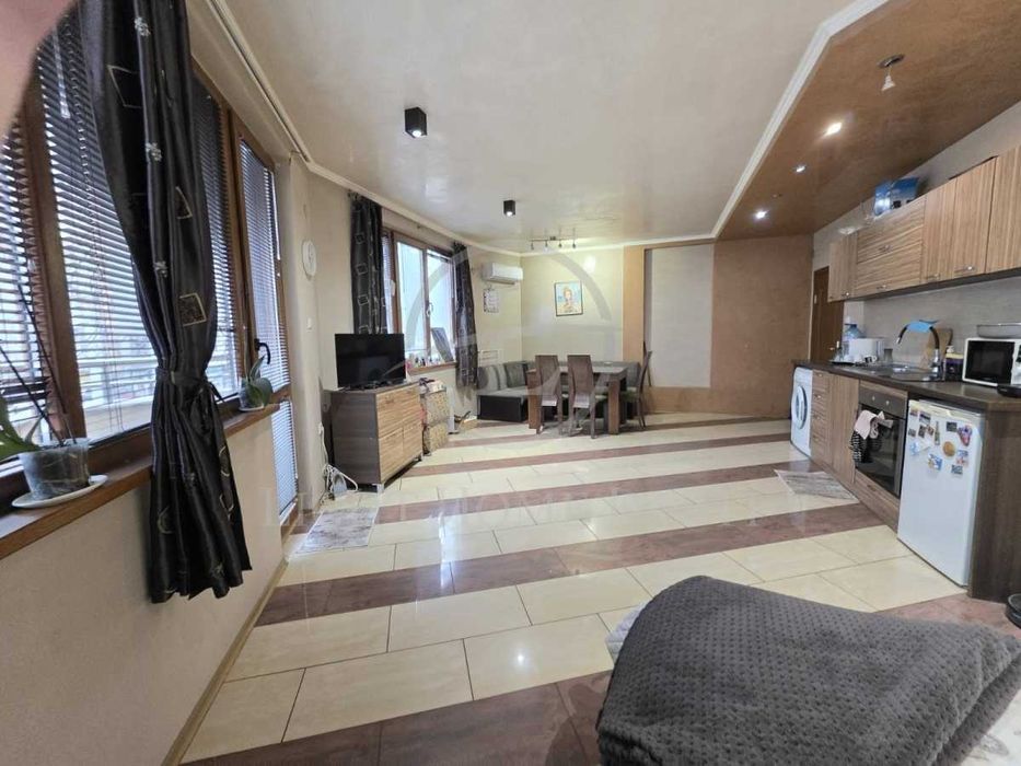 Продава се Офис в Пловдив, Кючук Париж - 45 кв.м за 963 €/кв.м - Снимка #5