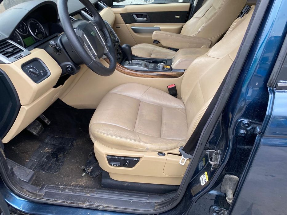 Dezmembrez Range Rover Sport 2.7d