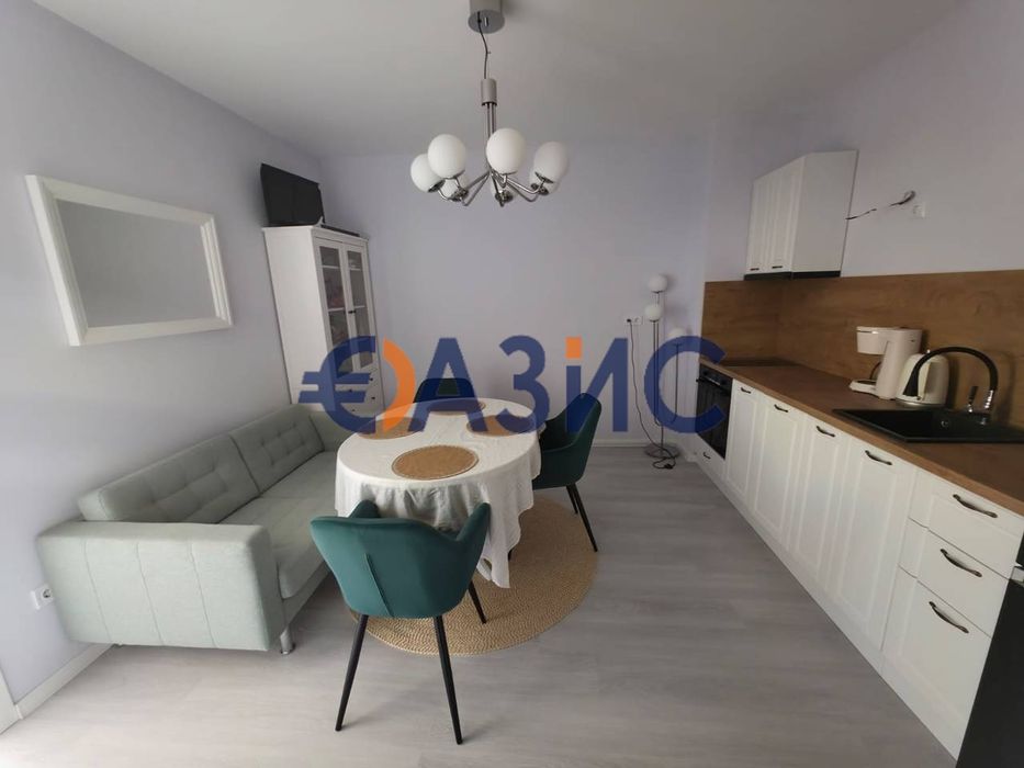 Продава се Тристаен апартамент в Свети Влас - 78 кв.м за 1475 €/кв.м - Снимка #9