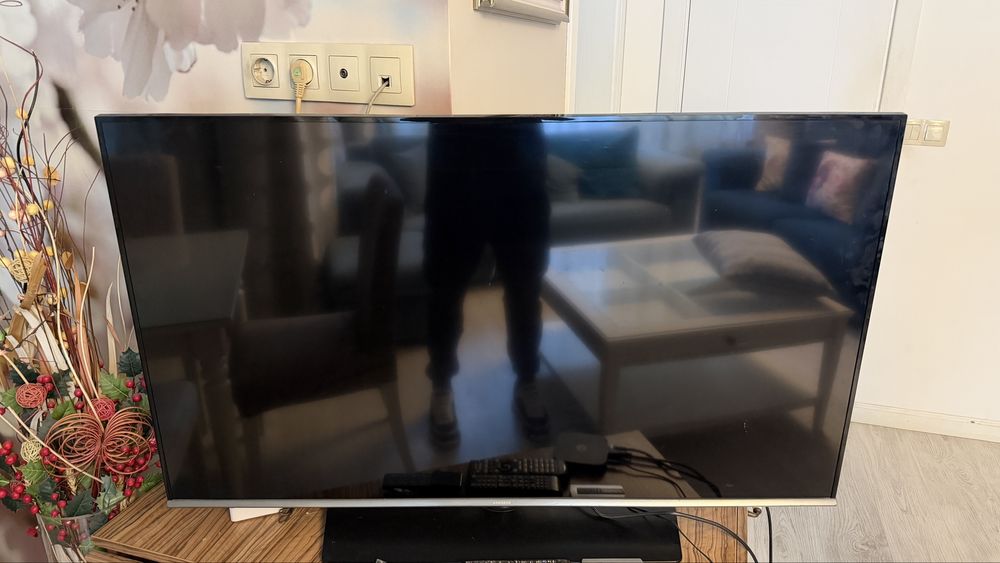 Телевизпр Samsung 49инча