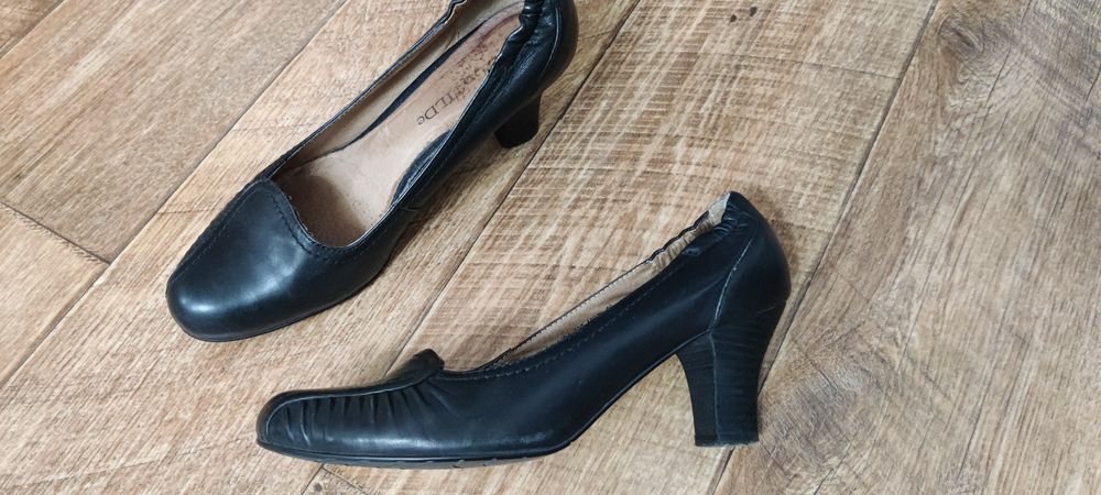 Туфли женские черные