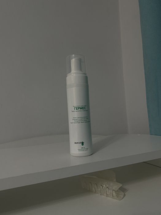 Продам очиститель для кожи Гермес