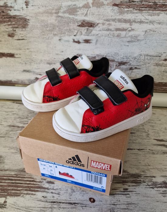 Adidas Marvel детски маратонки