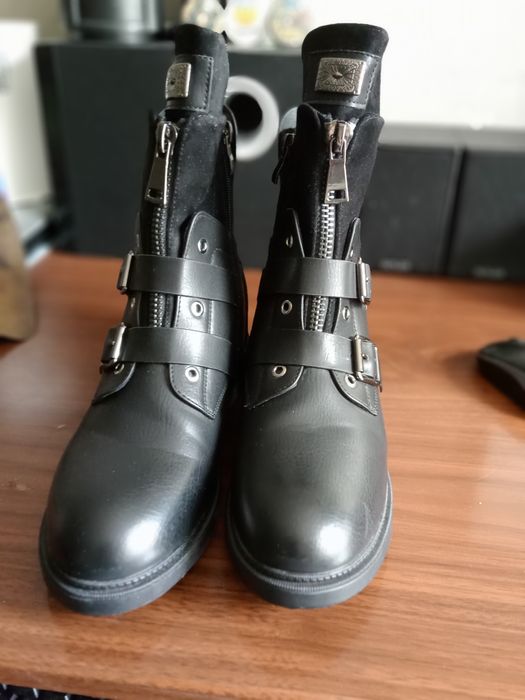 Продам сапоги новые