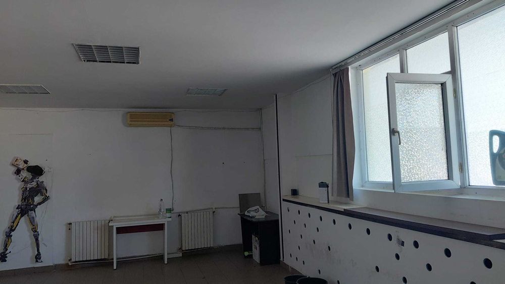 De inchiriat spatiu comercial de 3 mp in zona Ciresica si spatiu depozitare 44 mp + birou Halta Traian