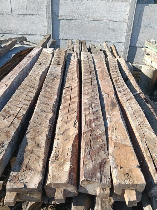 Grinzi și stalpi de stejar