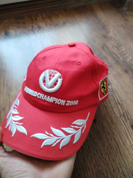 FERRARI F1 - страхота колекционерска шапка универсален размер