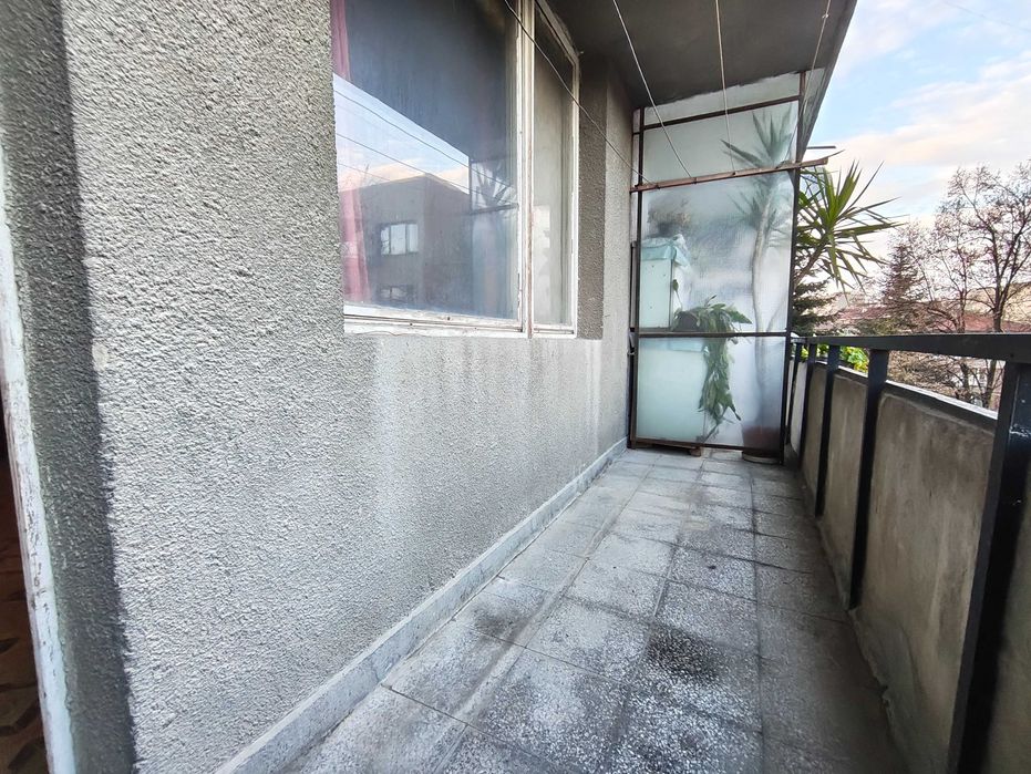 Двустаен тухлен апартамент - Идеален център