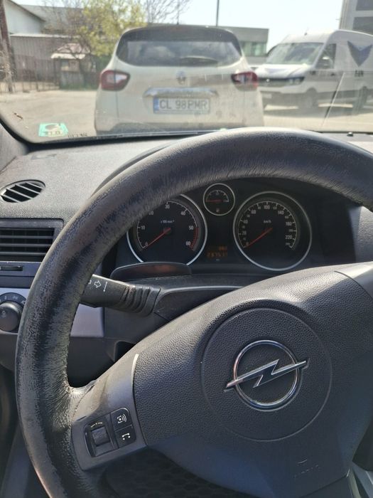 Opel Astra H GTC 1.7 CDTI – 2006 / 237.000 km / Clima / Pilot / Senzori ploaie & lumina