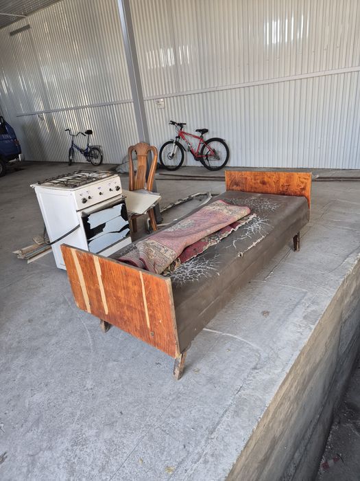 Продам  кровать 4 штуки б.у