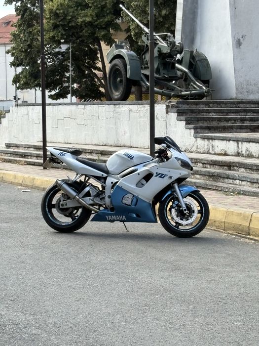 Yamaha r6 rj03 - Model pe carburație