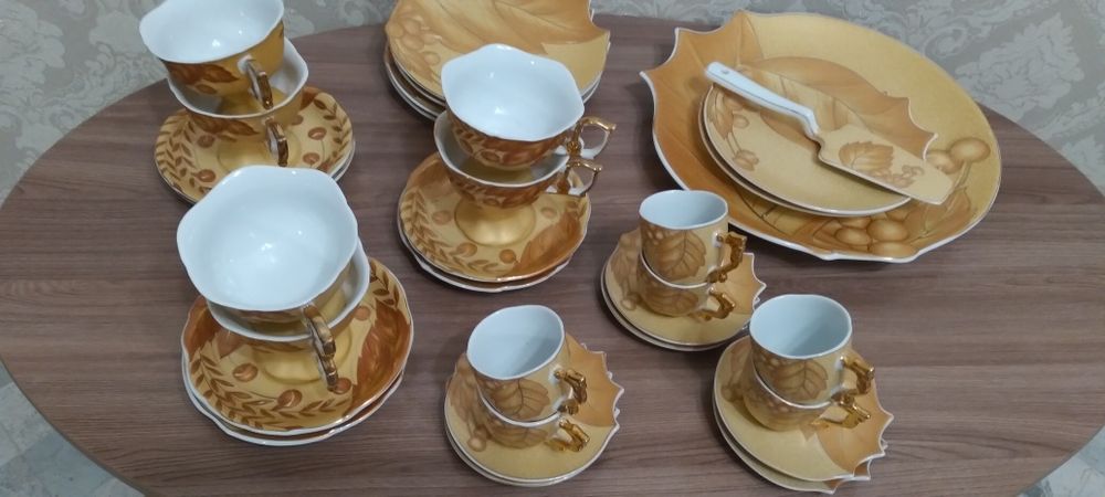 Продаётся чайно-кофейный сервиз.