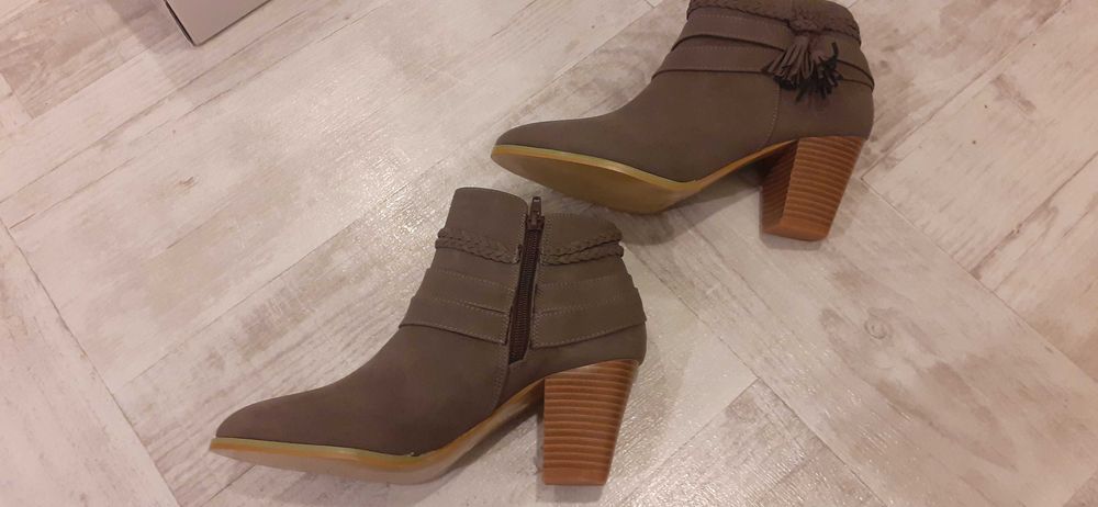 Ghete gri, piele intoarsa, mas 39, noi