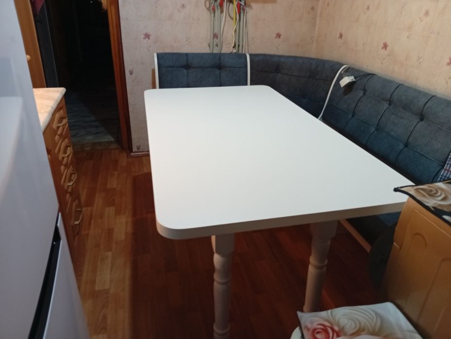 Продам стол и стулья