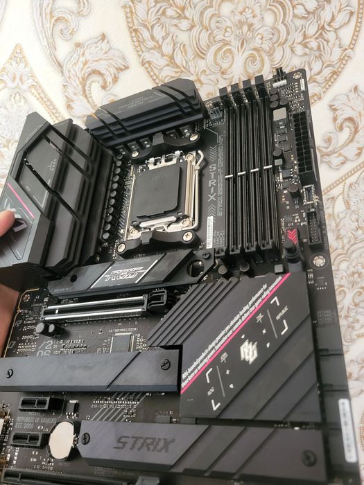 B650E-F gaming wifi r5 7500f