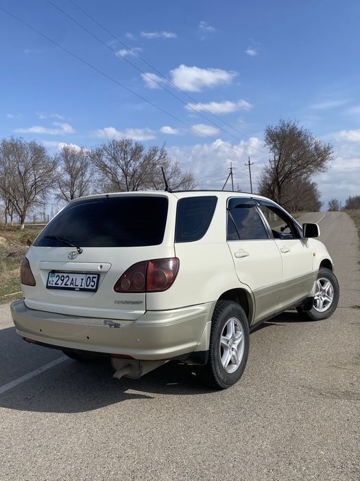 Toyota Harrier, автомобиль