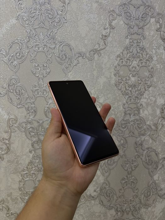Samsung S20Fe.