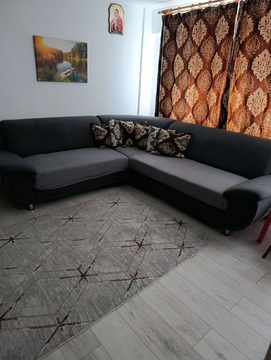 Vând apartament situat central