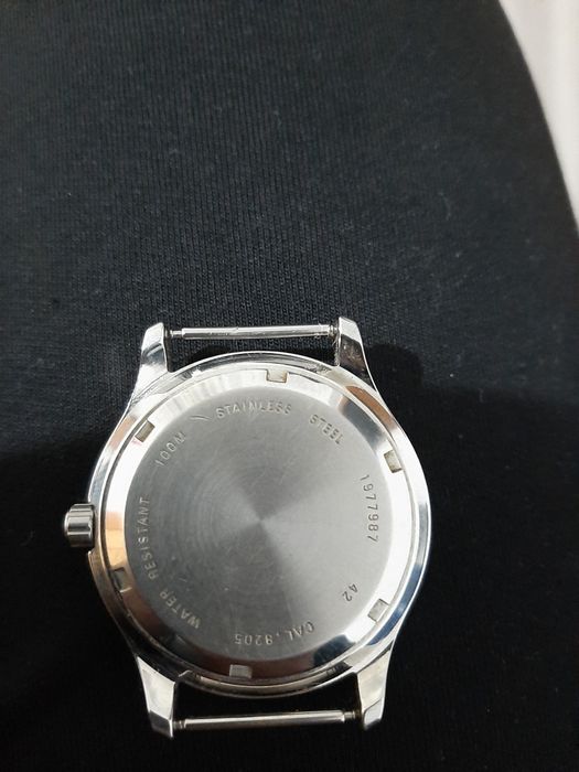 Ceas de vânzare  funcționează perfect