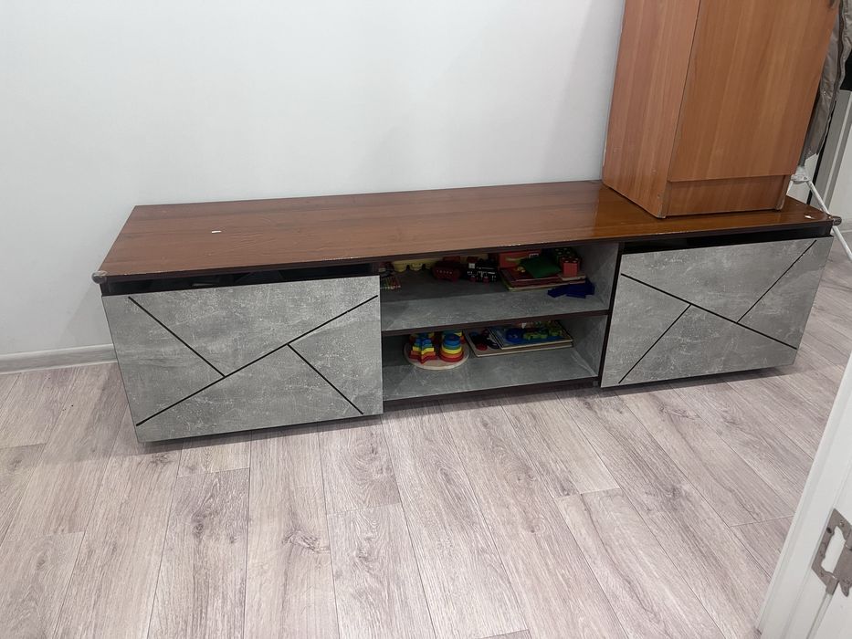 Продам ТВ тумбу для гостинной