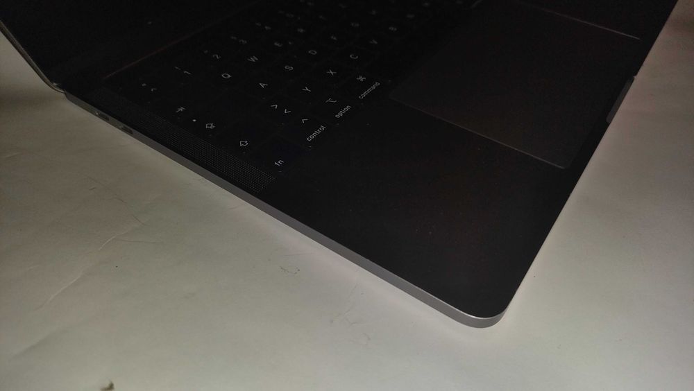 Apple MacBook Pro model A2159