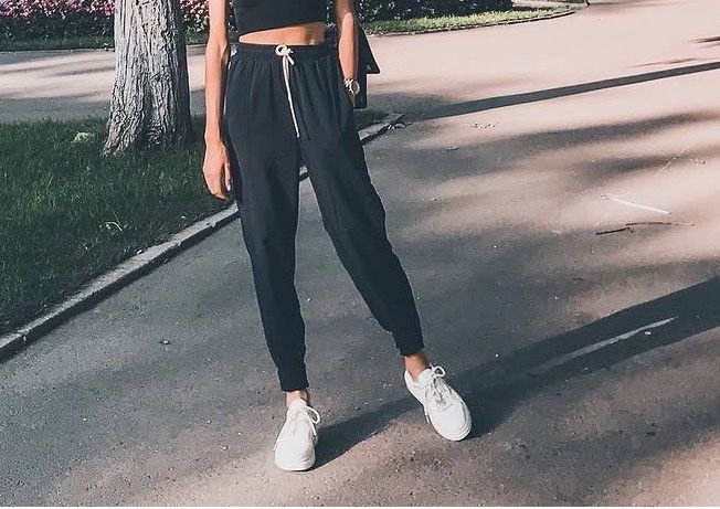 Pantaloni lejeri Zara • XS