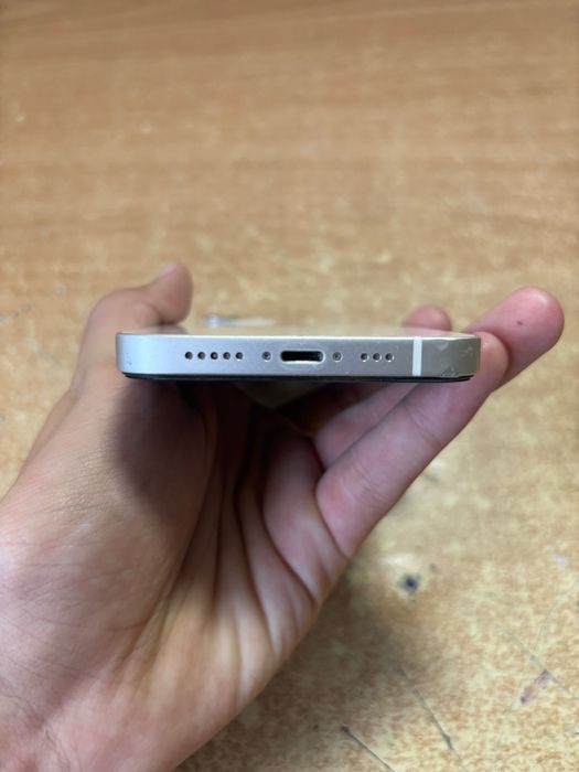 Продам айфон 12 IPhone 12