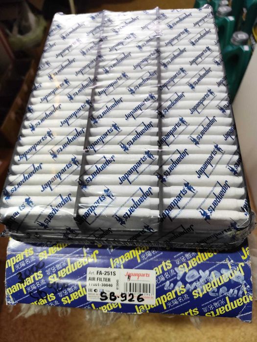 Воздушные фильтры  на  автомобиль TAYOTA