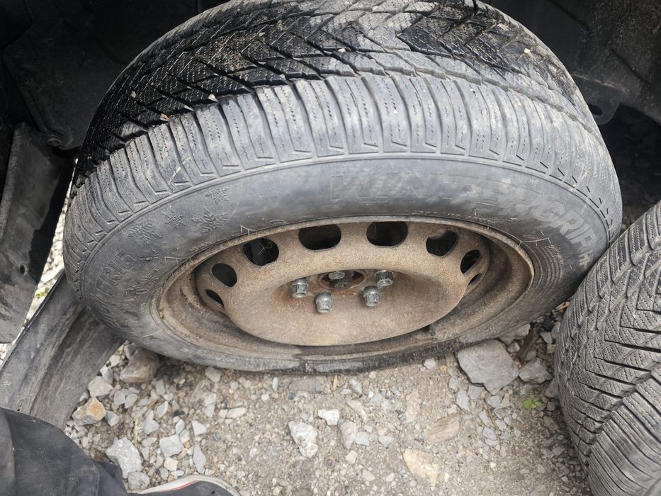 4 бр Джанти със зимни гуми 16