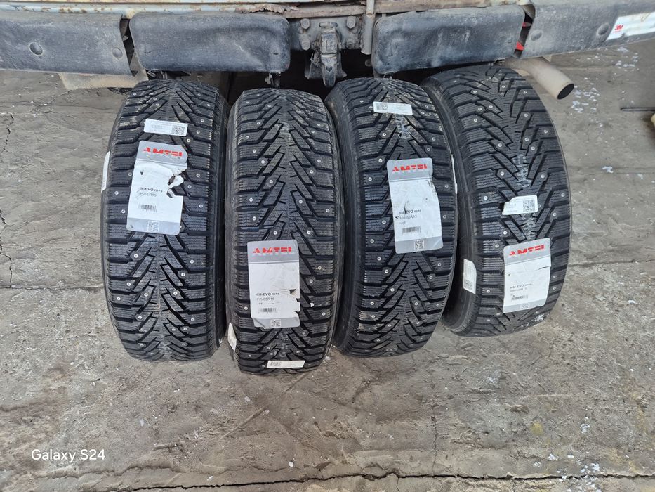 Продам.  резину.