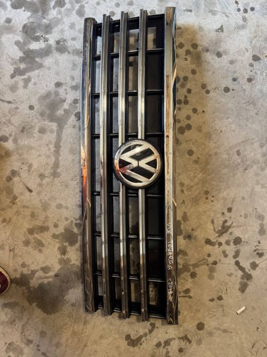 Grila centrala + emblema Volkswagen Touareg R-Line 3 CR