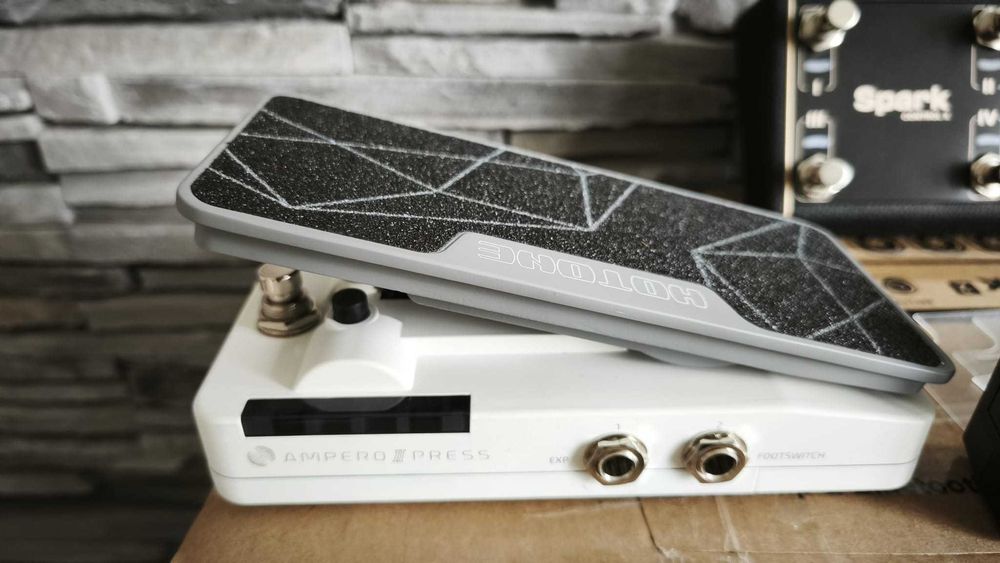 Pachet complet Positive Grid Spark 2 – amplificator smart 50W, multiefect, looper, acumulator, Spark Control X, Hotone Ampero II Press și husă