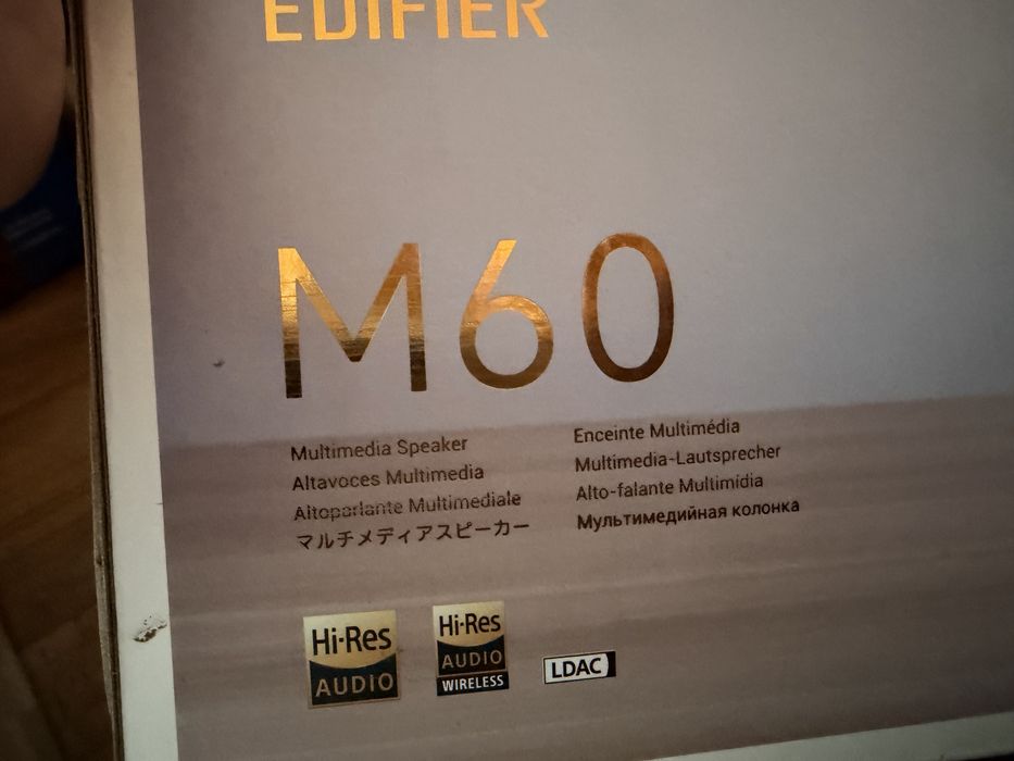 Колонки Edifier M60