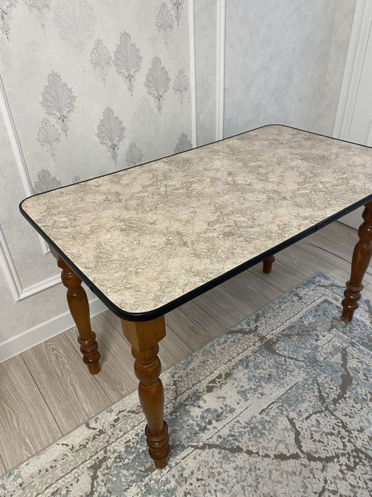 Продаётся стол/парта в отличном состоянии