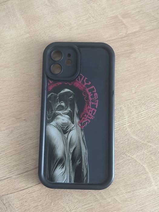 Продам чехлы на 12 айфон