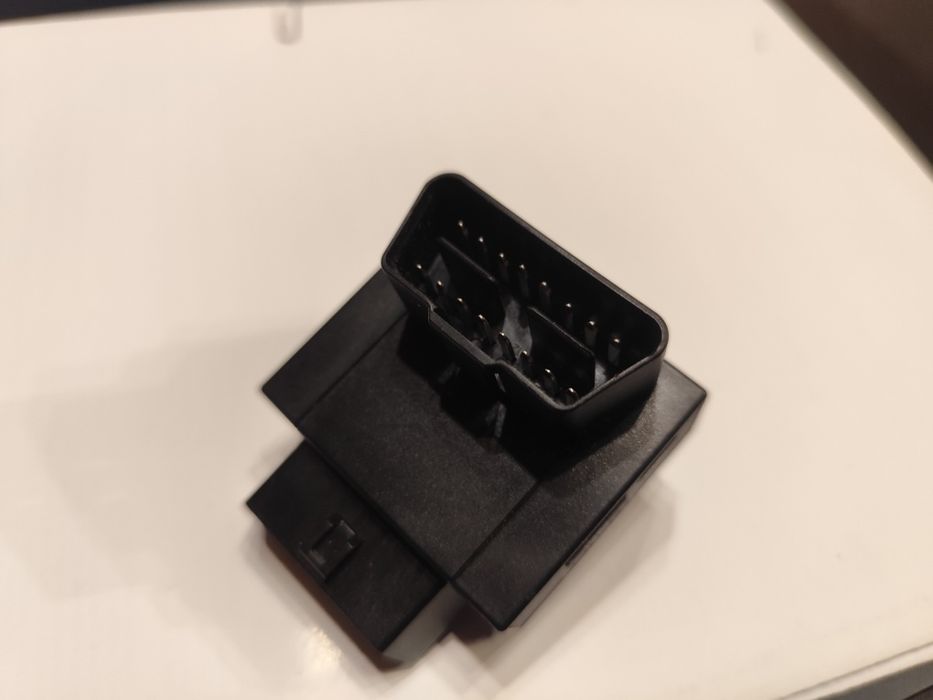 OBD2.Универсален 16 пинов  разклонител с два  разклона